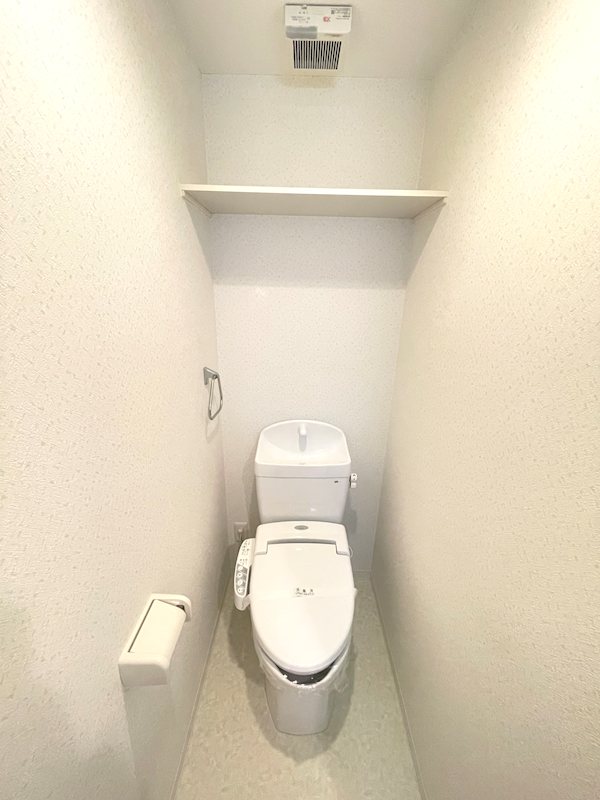 トイレ　ウォシュレット付き