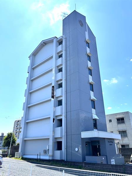 建物外観　高い建物も周囲に無く、存在感のある外観です！