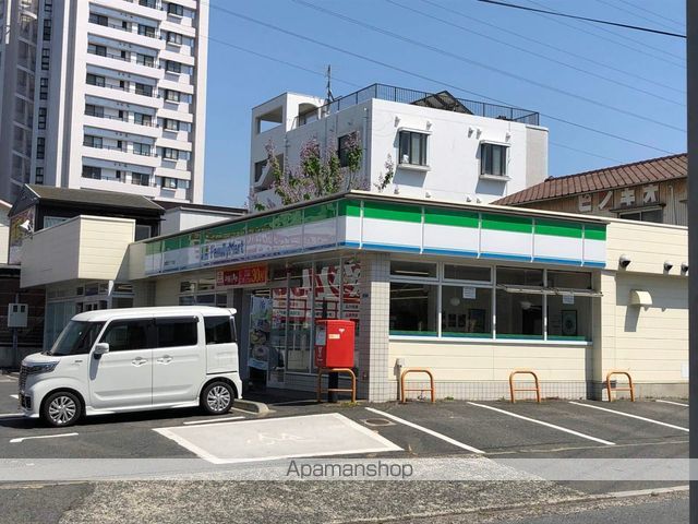 コンビニ　ファミリーマート（コンビニ）まで231m