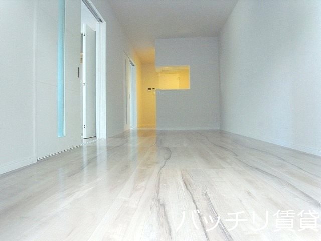 居室・リビング　同シリーズの別のお部屋。現況を優先します。
