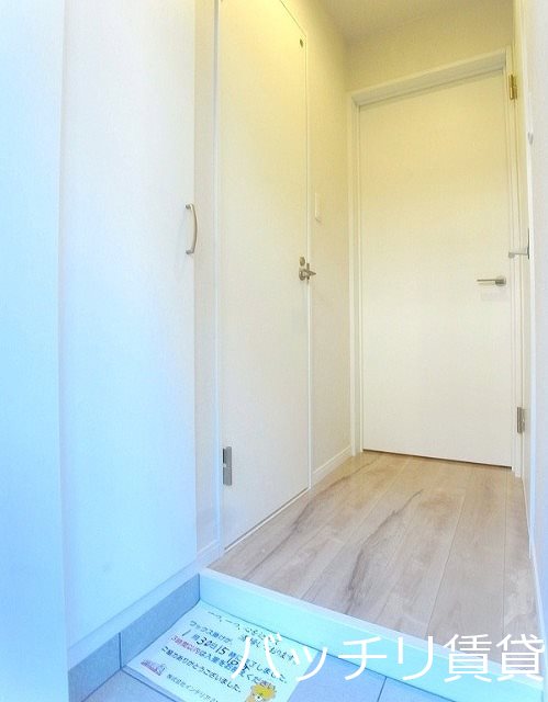 玄関　同シリーズの別のお部屋。現況を優先します。