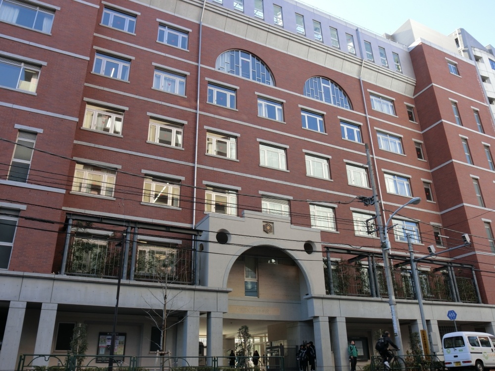 中学校　第六中学校（中学校）まで1827m