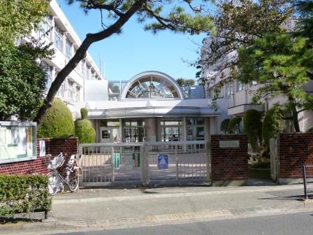 小学校　松丘小学校（小学校）まで540m
