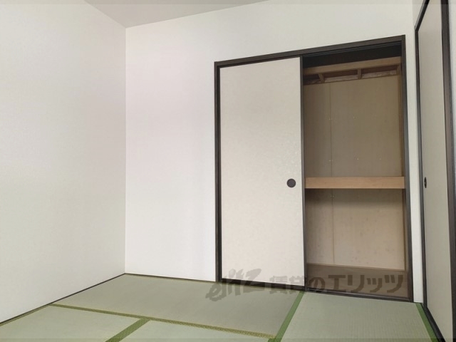 収納　押入