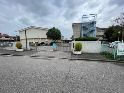 小学校　柏市立高柳西小学校（小学校）まで562m