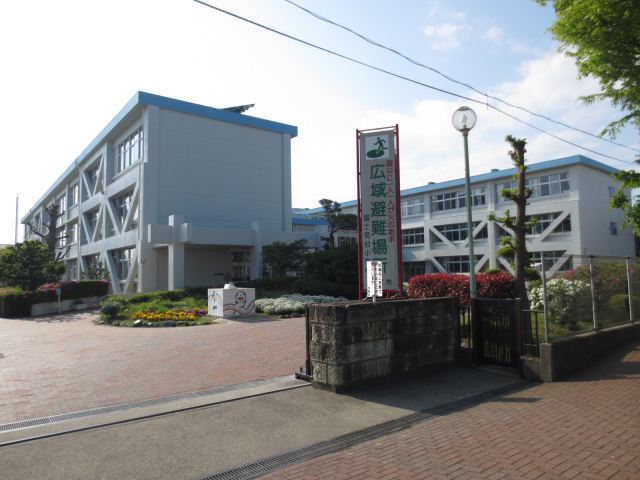 小学校　市立富士見台小学校（小学校）まで620m