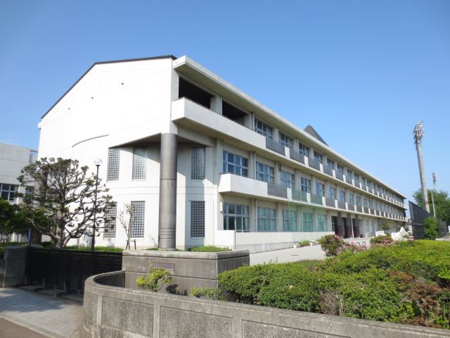 中学校　市立長後中学校（中学校）まで490m