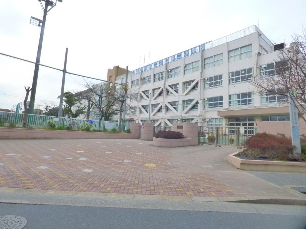 小学校　江戸川区立二之江第二小学校（小学校）まで520m