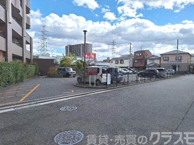 駐車場　敷地内駐車場