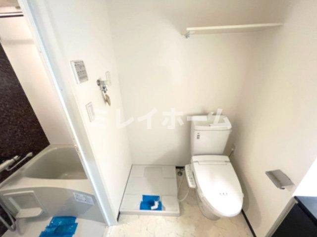 トイレ　同建物内別のお部屋の参考写真になります。