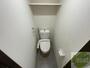 トイレ　ウォシュレット機能がついたトイレです。安心して使用できます。