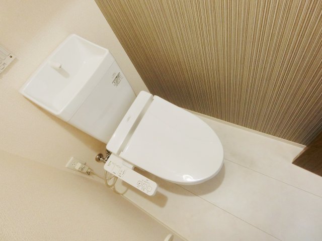トイレ　別号室の参考写真です。