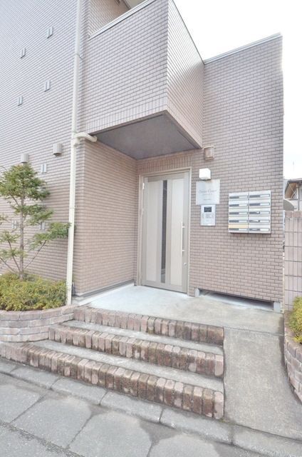 エントランス　★お部屋探しは株式会社タウンハウジング東京まで★