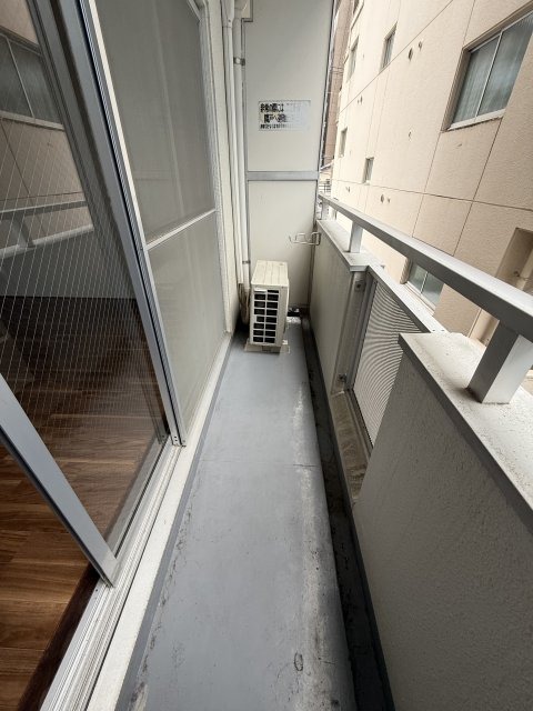 バルコニー　同物件別号室の写真です。