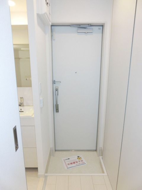 玄関　玄関スペースもスッキリしております。