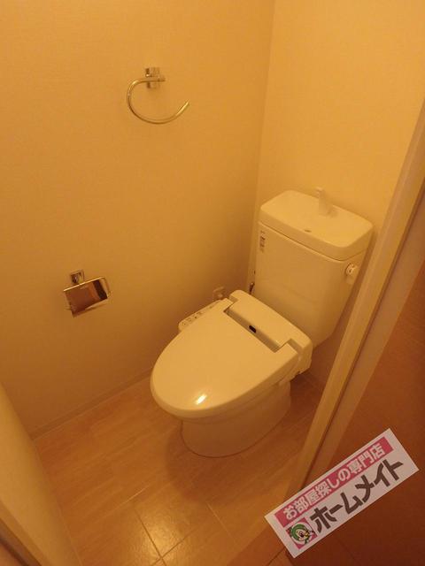 トイレ　温水洗浄便座付き♪