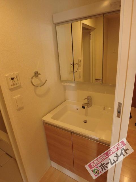 洗面設備　シャンプードレッサーです♪