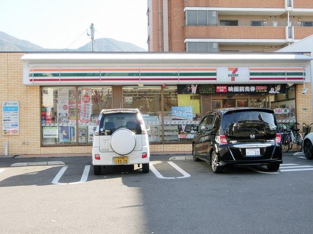 コンビニ　セブン‐イレブン／小倉三郎丸店（コンビニ）まで223m