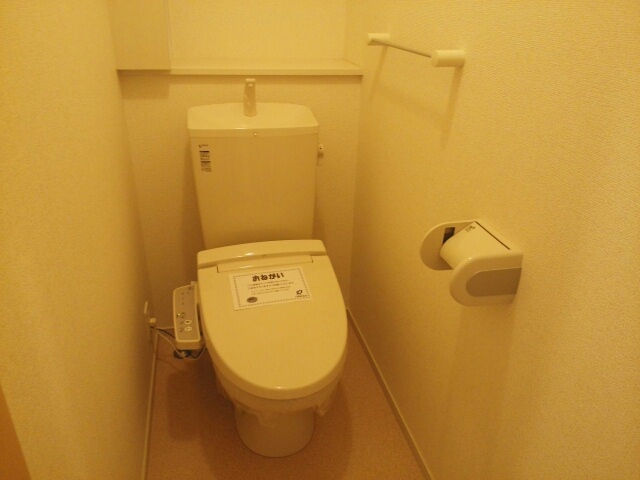 ＪＲ山陽本線 東尾道駅 徒歩4分 2階建 築14年のトイレ写真