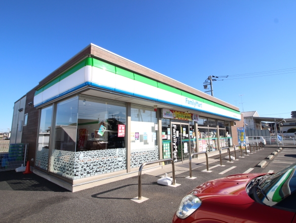 コンビニ　ファミリーマート阿見うずら野一丁目店（コンビニ）まで1400m