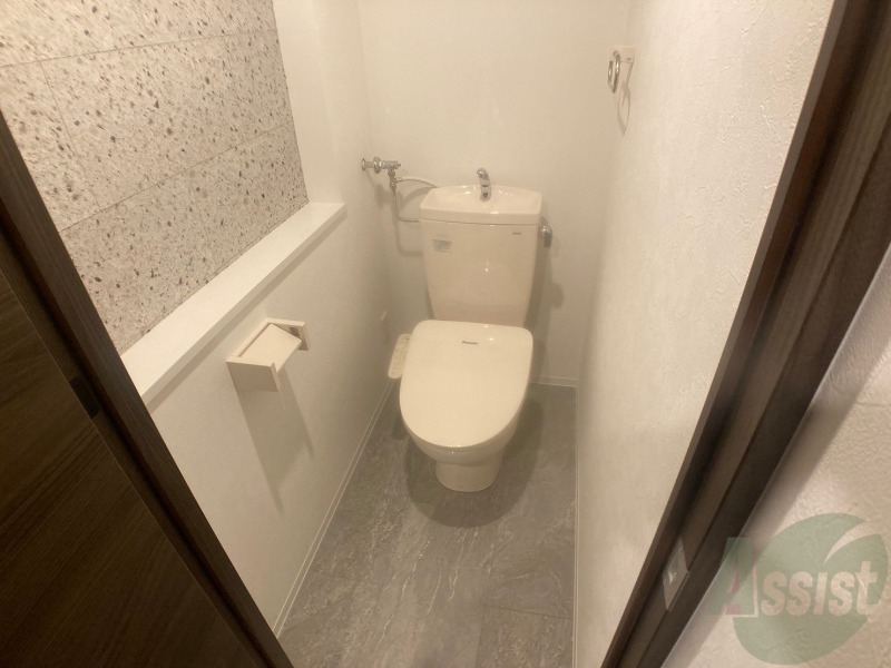 トイレ　こちらはトイレです。清潔感があり、安心して使用できます。