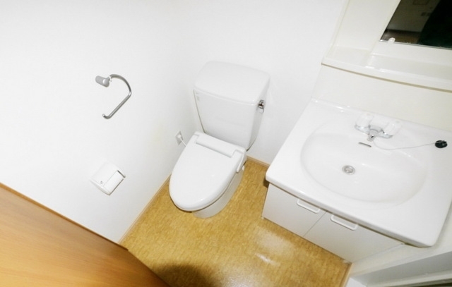 トイレ　同タイプ部屋