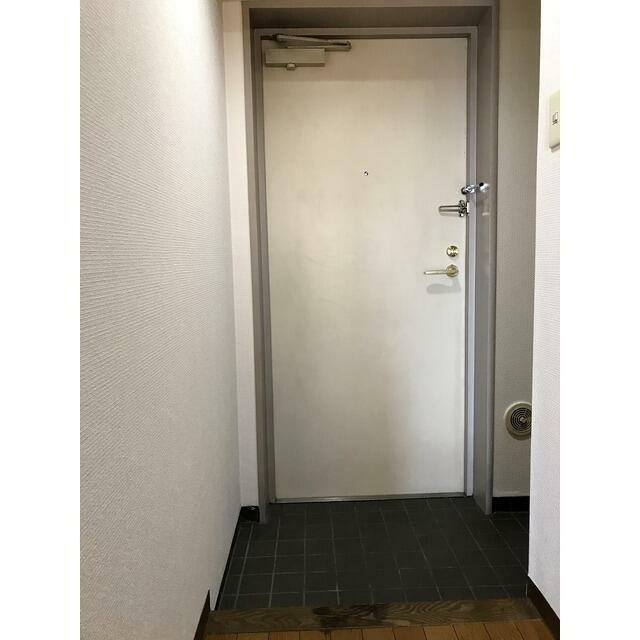 玄関　同タイプ・別部屋画像