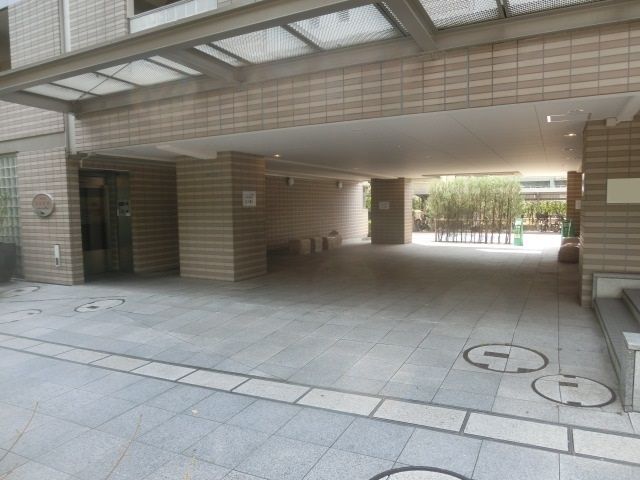 アーバンライフ目白駅前の外観写真