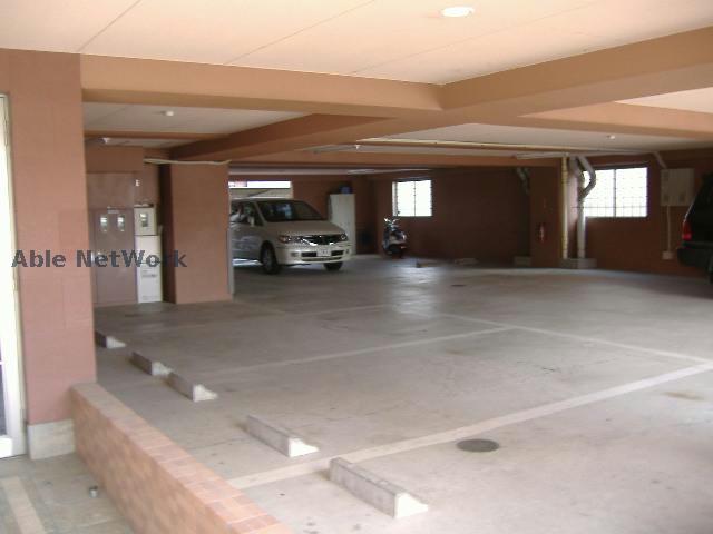 駐車場　駐車場
