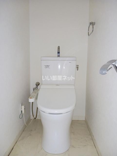 足利市新山町マンションのトイレ写真
