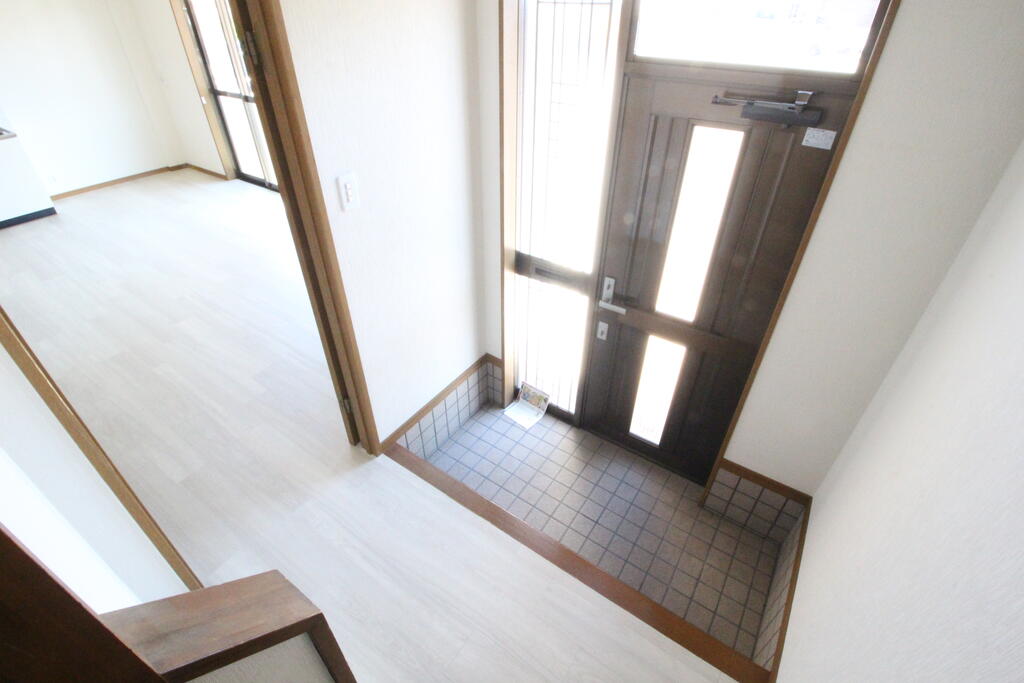 ＪＲ徳島線 徳島駅 徒歩25分 2階建 築30年の玄関写真