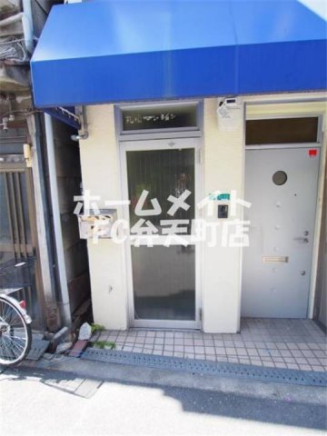 エントランス　落ち着いたエントランスです