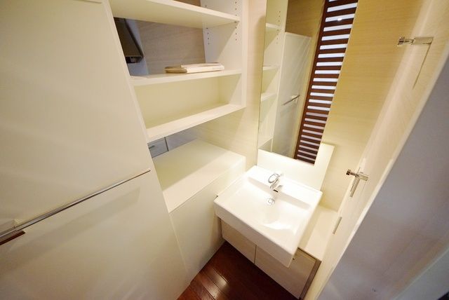 洗面設備　同じタイプの別部屋写真