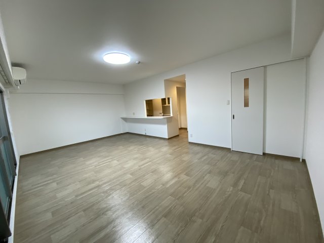 キャッスルコート神田町の居間写真
