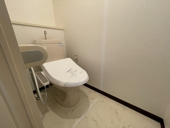 ファミールアキのトイレ写真