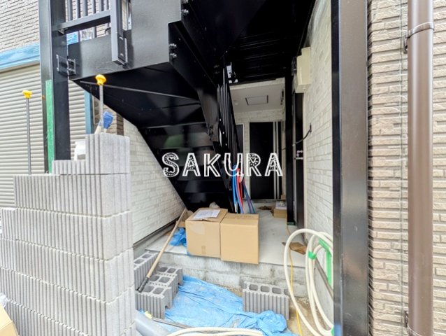 エントランス　重厚感のある建物デザイン♪