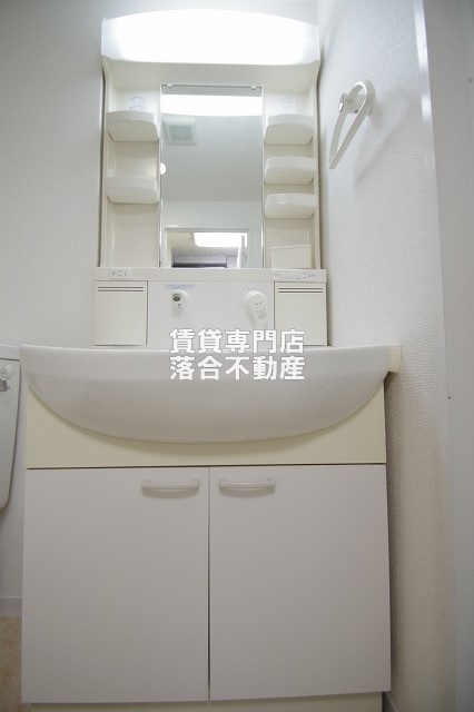 洗面設備　独立洗面化粧台付き