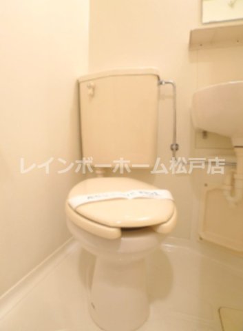 ＪＲ常磐線 松戸駅 徒歩12分 4階建 築36年のトイレ写真