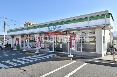 コンビニ　ファミリーマート田富リバーサイド店（コンビニ）まで730m