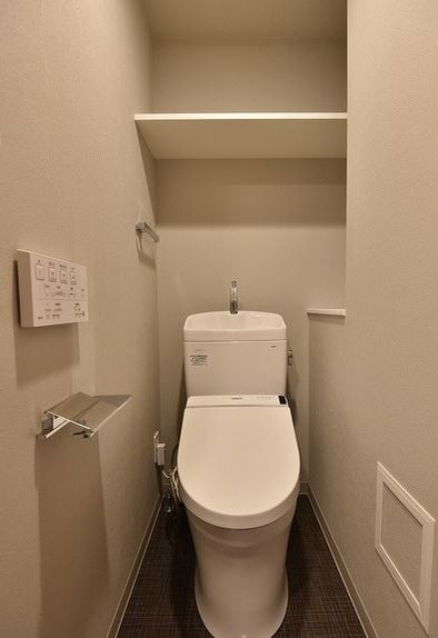 京急本線 北品川駅 徒歩2分 14階建 築6年のトイレ写真