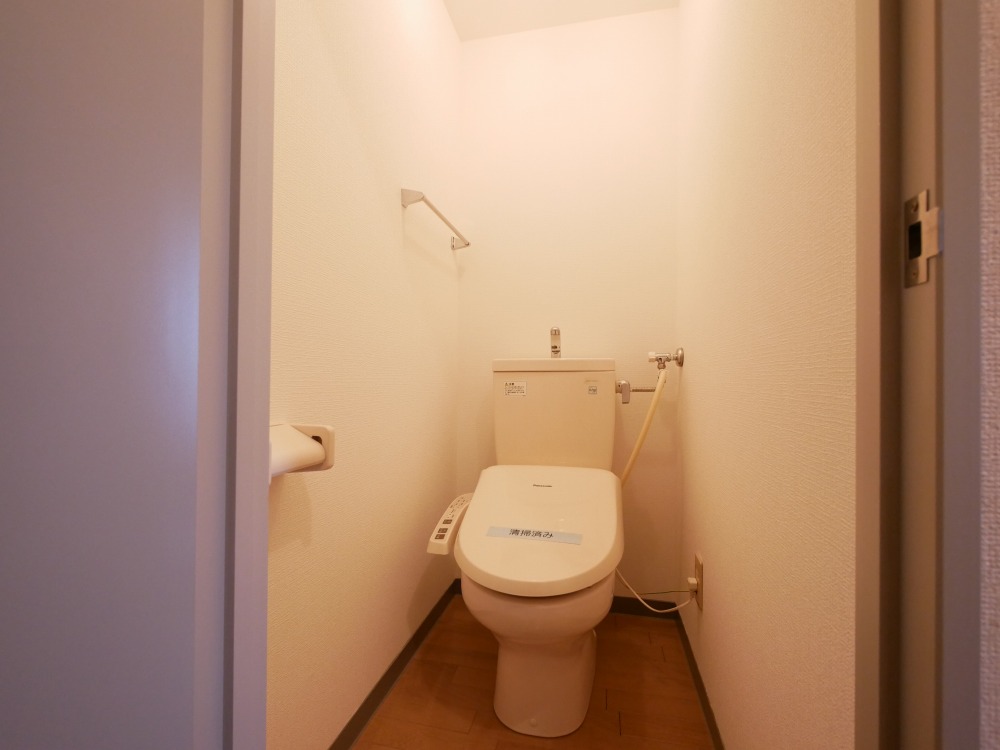トイレ　ウォシュレット付きのトイレです♪