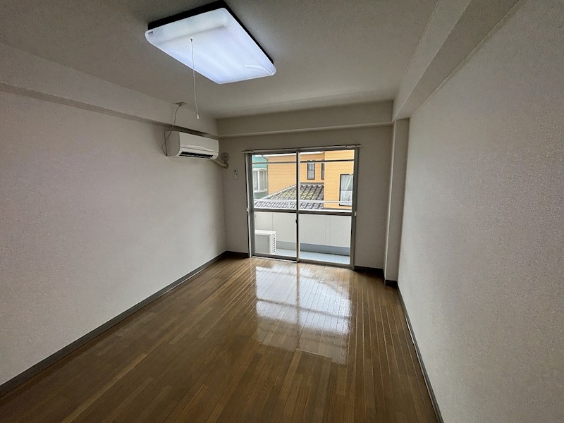 荒川マンションの居間写真