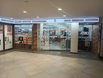 コンビニ　セブンイレブン 南海堺東駅店（コンビニ）まで378m