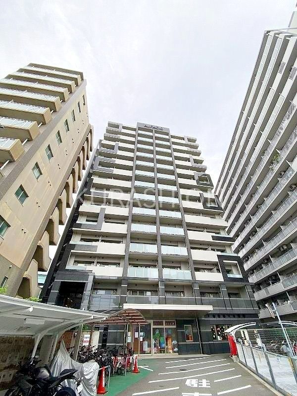 建物外観　駐車場