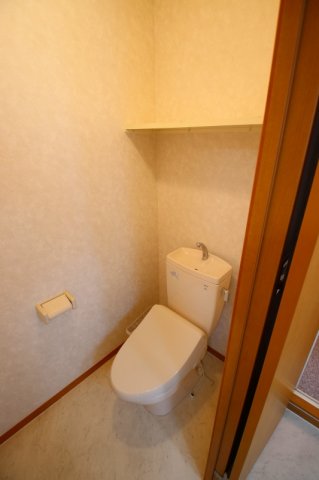 トイレ　清潔感のあるトイレです