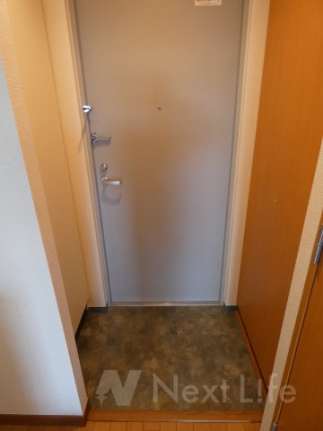 アルテーヌ新横浜の玄関写真