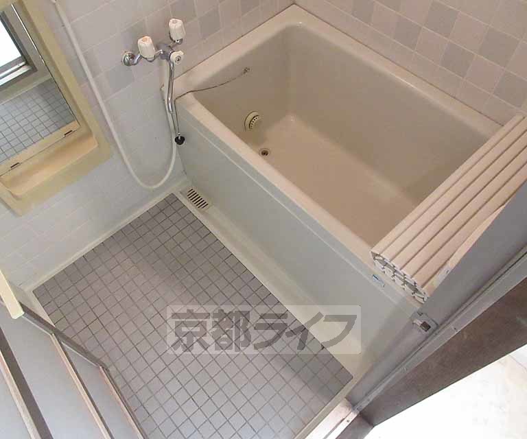 バス・シャワールーム　ゆったりバスルームです！