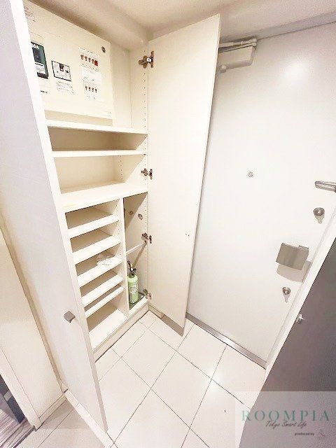 玄関　同タイプ間取りの参考写真です