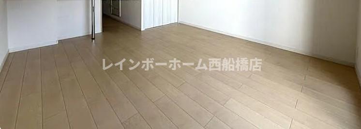 ダイワティアラ八千代台緑が丘の居間写真
