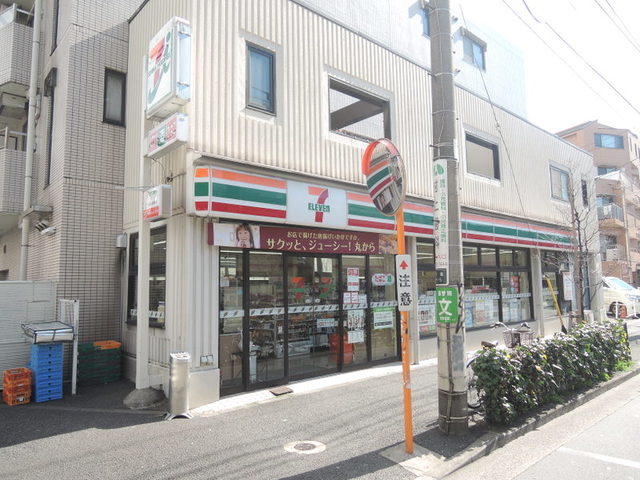 コンビニ　セブンイレブン下馬1丁目店（コンビニ）まで46m